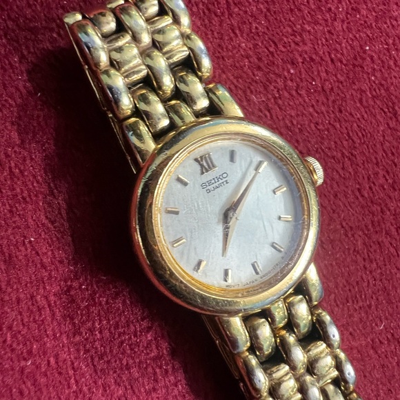 👑✅PRICE FIRM✅Vintage Seiko Stainless Steel Gold Watch - Picture 6 of 17
